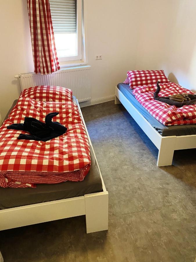 Kleines Doppel-/Zweibettzimmer